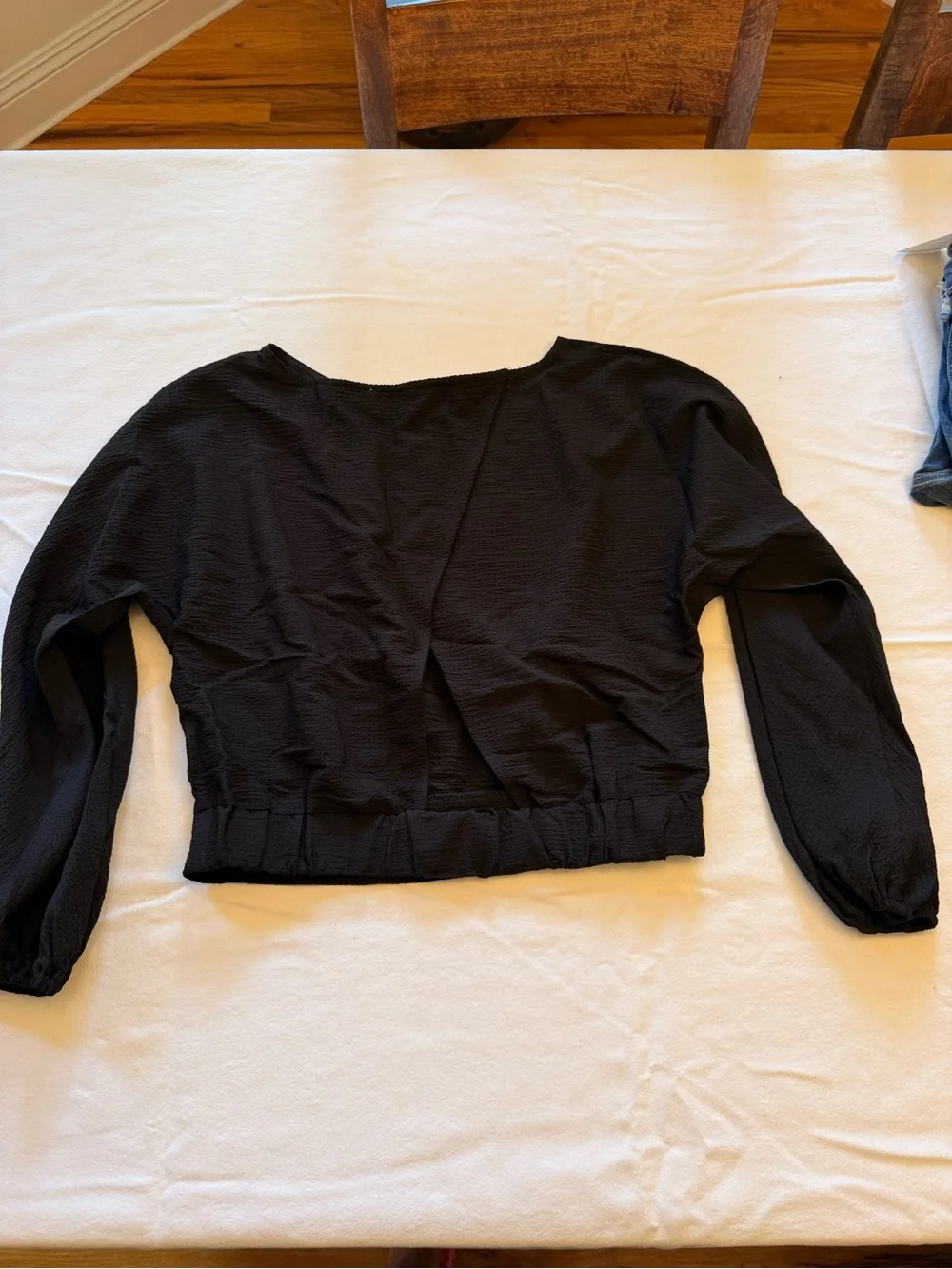 NWT! ASTR Black Textured Long-Sleeve Crop Top - Picture 5 of 6